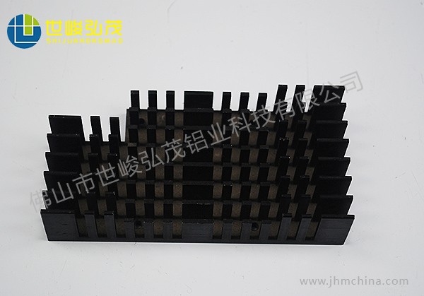 鋁合金散熱器生產(chǎn)廠家解析：什么是工業(yè)鋁型材？